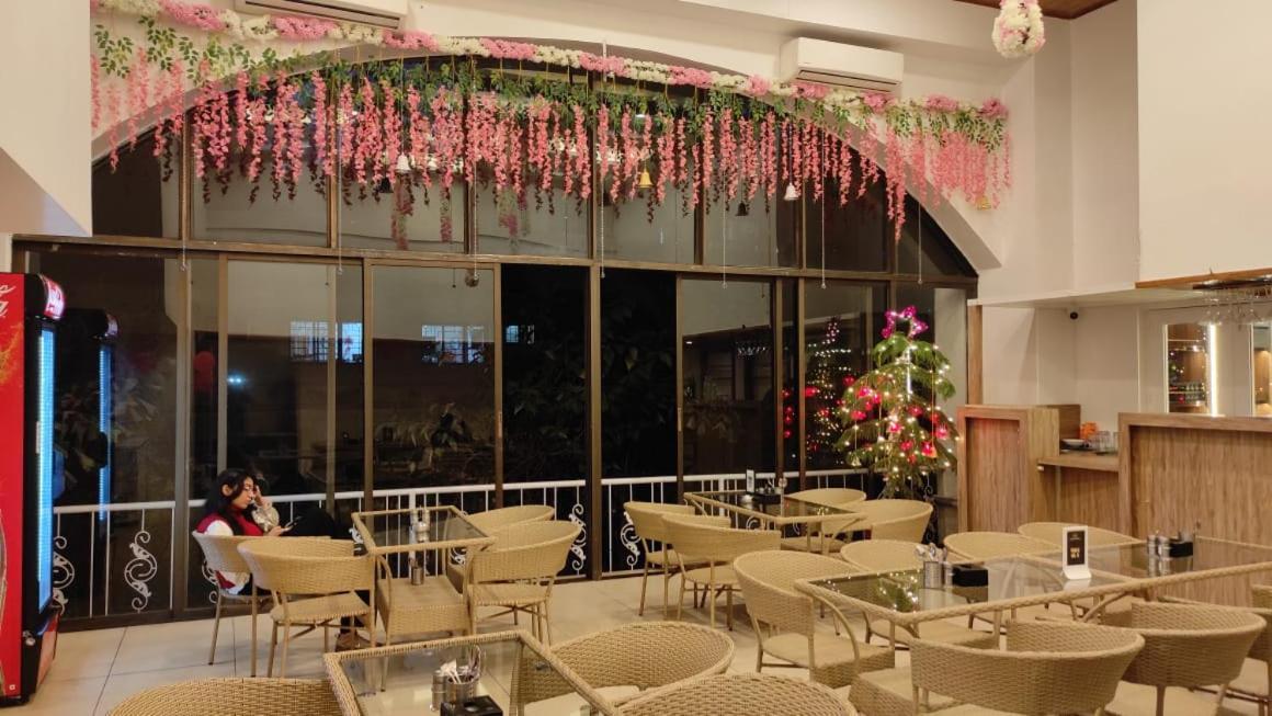 Elite Hotel ロナバラ エクステリア 写真